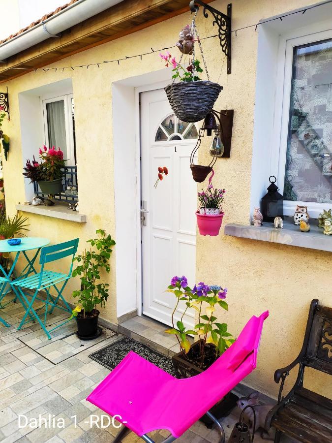 Les Coquelicots Hotel Montrouge Exterior photo